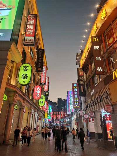 提供专业服务，展现行业实力